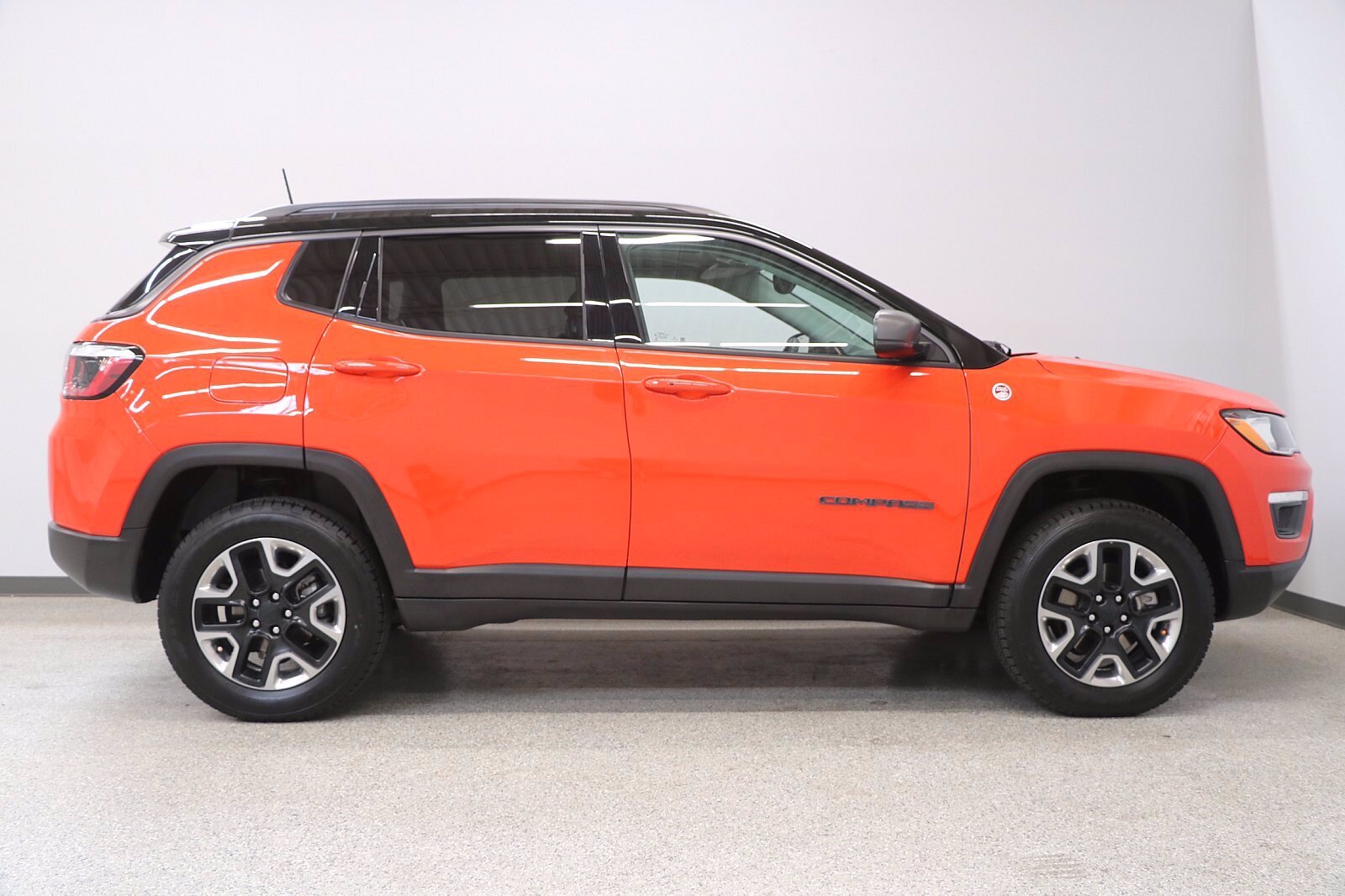 Pre-Owned 2018 Jeep Compass Trailhawk 4WD Sport Utility