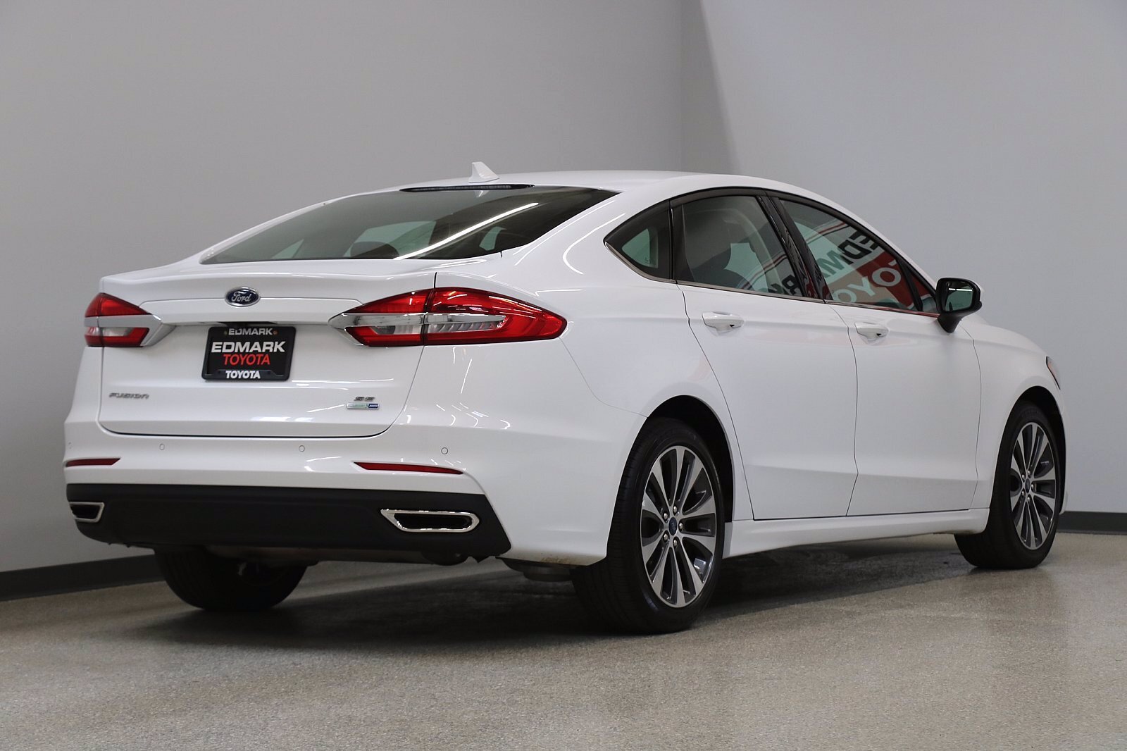 Pre-Owned 2019 Ford Fusion SE AWD 4dr Car