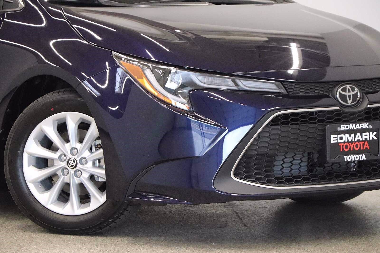 new 2021 toyota corolla xle fwd 4dr car